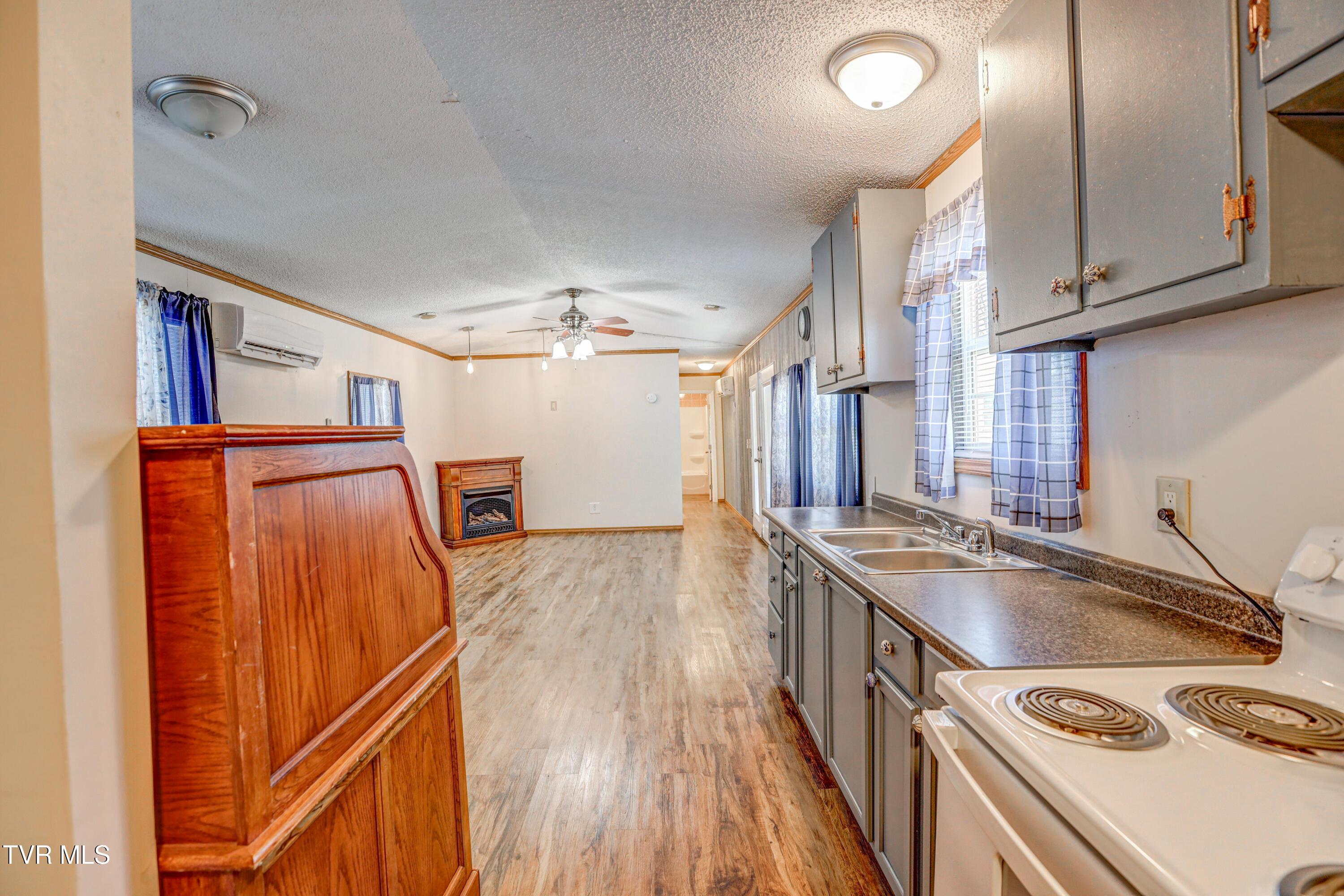 1693 Paperville Road Bristol, TN 37620 - Photo 15 of 35 AV4A5396_397_398_399_400