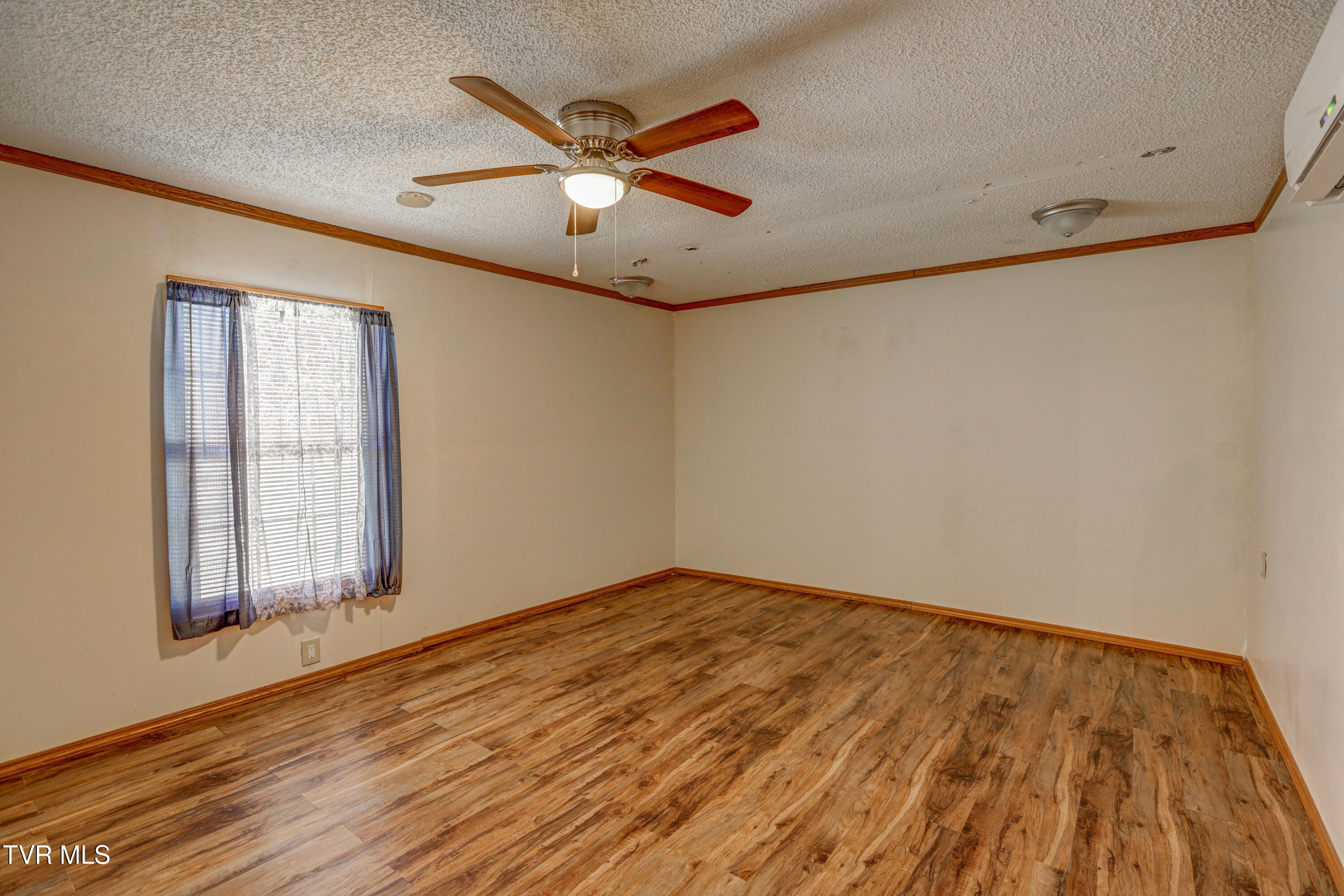 1693 Paperville Road Bristol, TN 37620 - Photo 17 of 35 AV4A5406_07_08_09_10