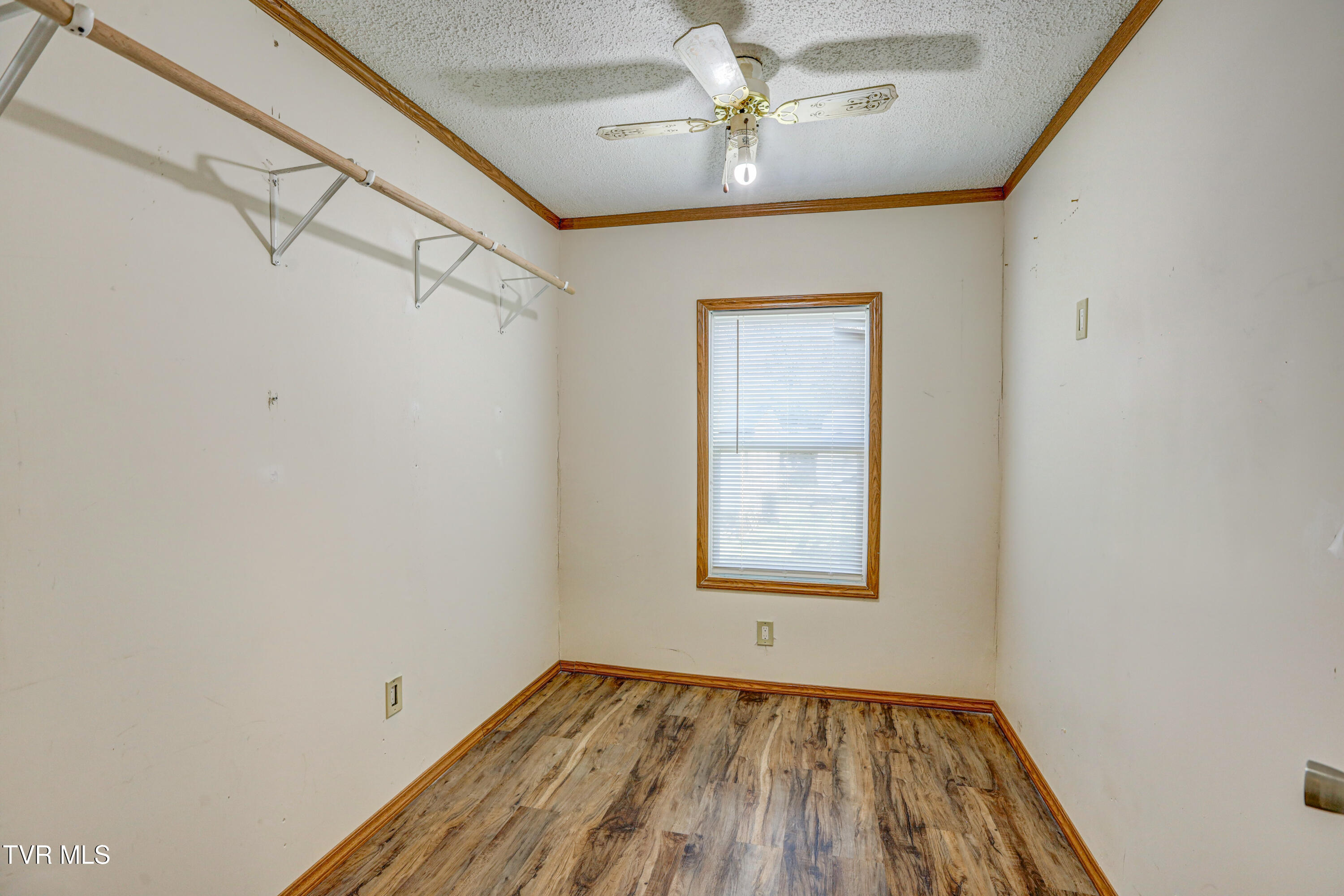 1693 Paperville Road Bristol, TN 37620 - Photo 21 of 35 AV4A5426_27_28_29_30