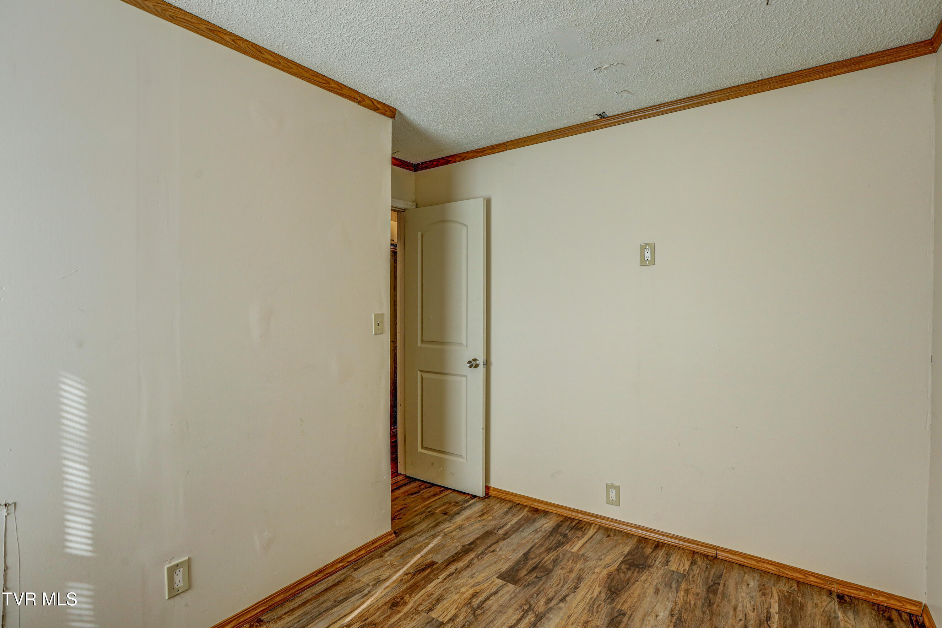 1693 Paperville Road Bristol, TN 37620 - Photo 25 of 35 AV4A5446_47_48_49_50