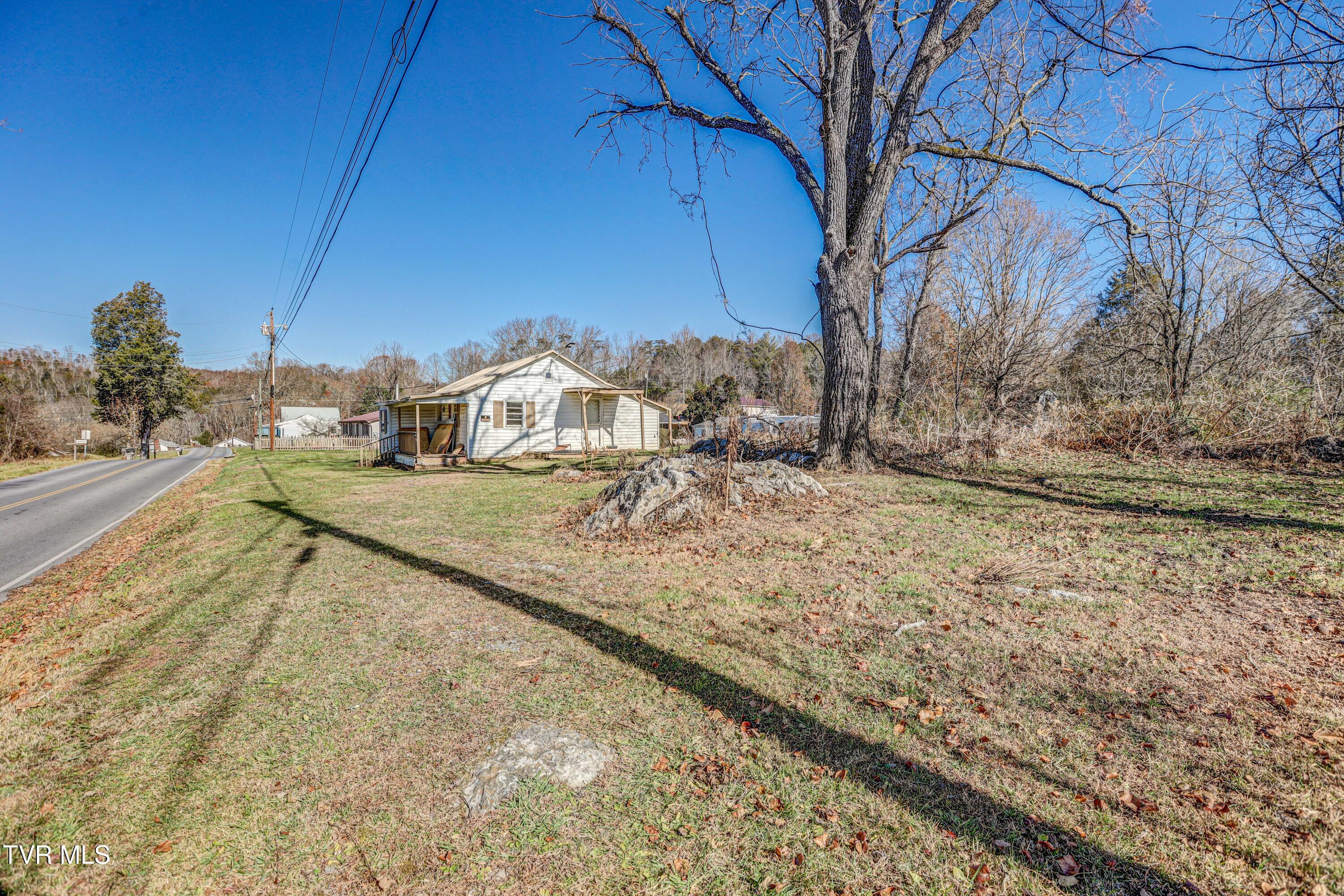 1693 Paperville Road Bristol, TN 37620 - Photo 30 of 35 AV4A5471_2_3_4_5