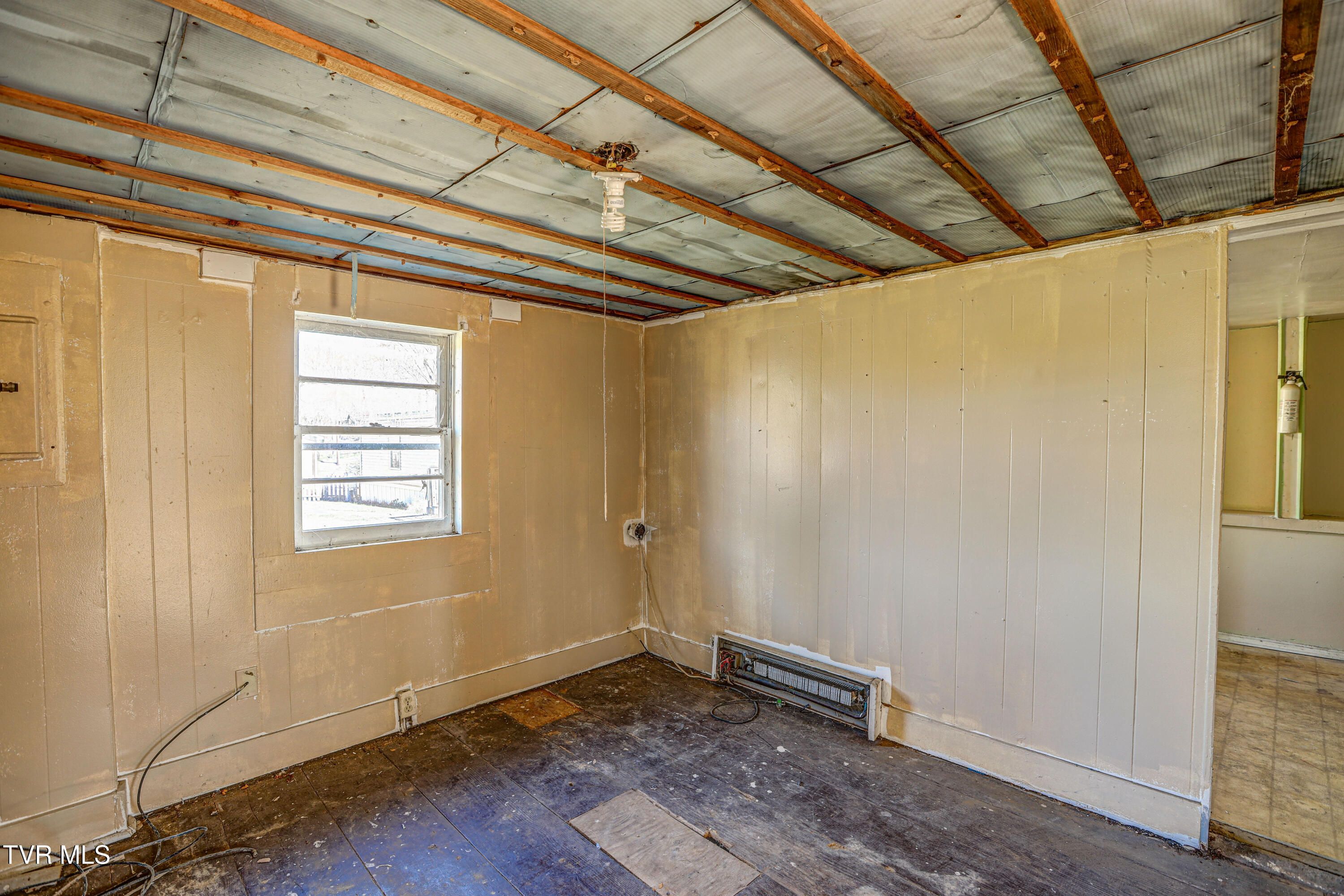 1693 Paperville Road Bristol, TN 37620 - Photo 31 of 35 AV4A5476_77_78_79_80