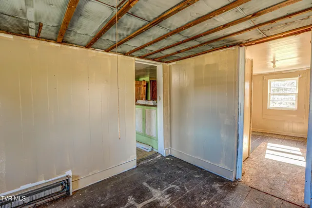 $99,000 | 1693 Paperville Road, Bristol, TN 37620