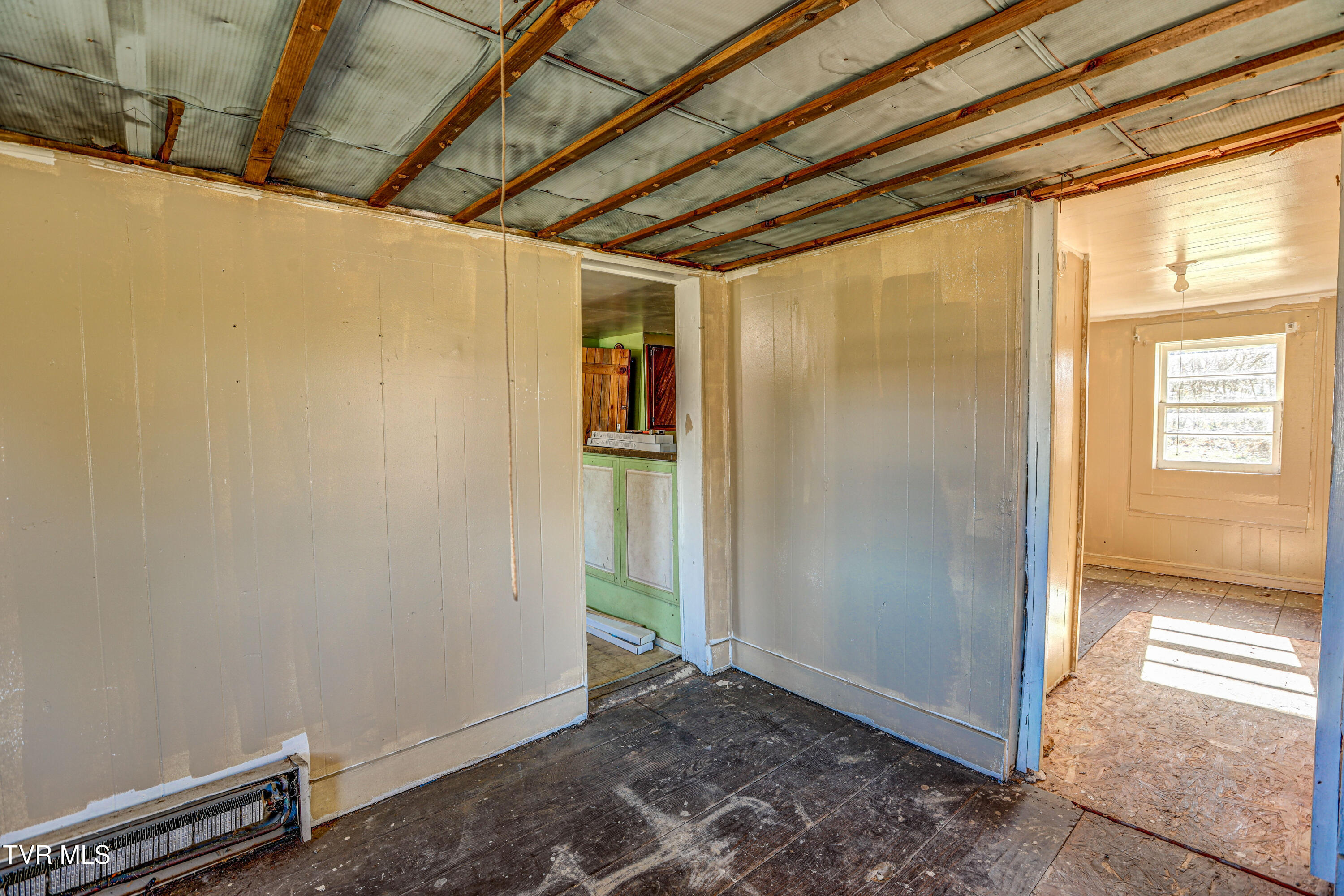 1693 Paperville Road Bristol, TN 37620 - Photo 33 of 35 AV4A5486_87_88_89_90