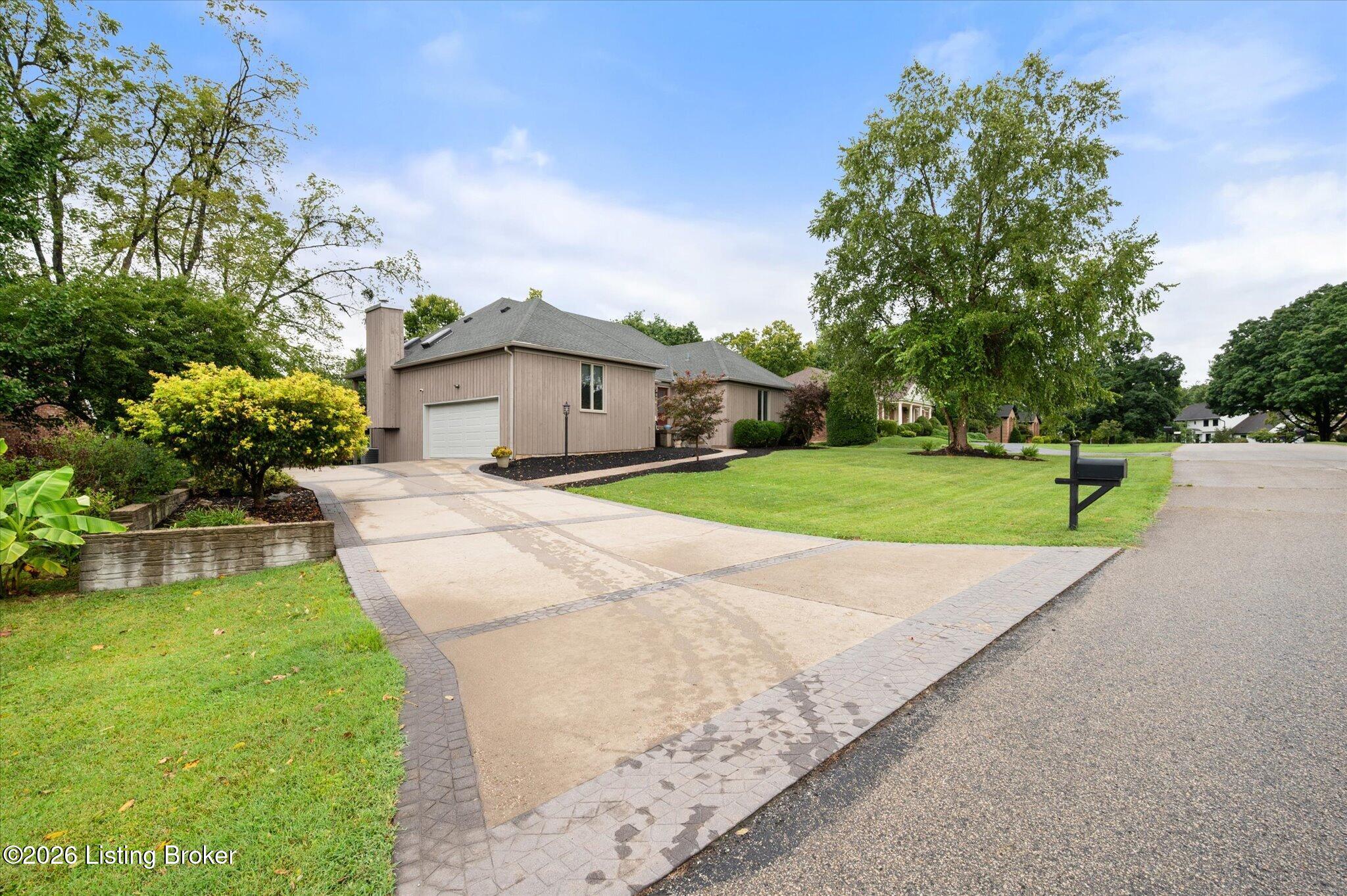 5407 Navajo Road Louisville, KY 40207 - Photo 2 of 33 Street View