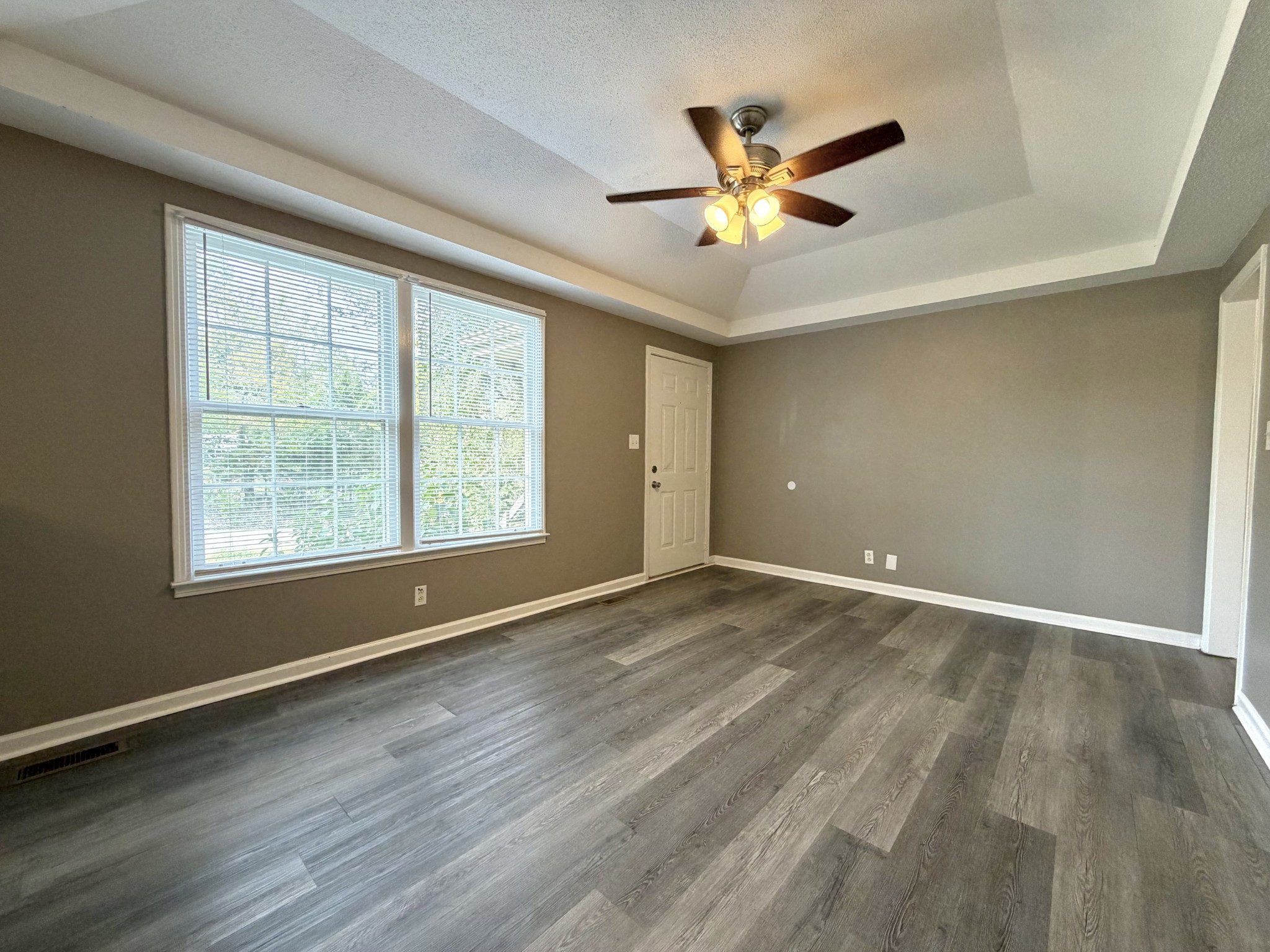 724 Dean Road Clarksville, TN 37040 - Photo 4 of 25 Gallery Image 4