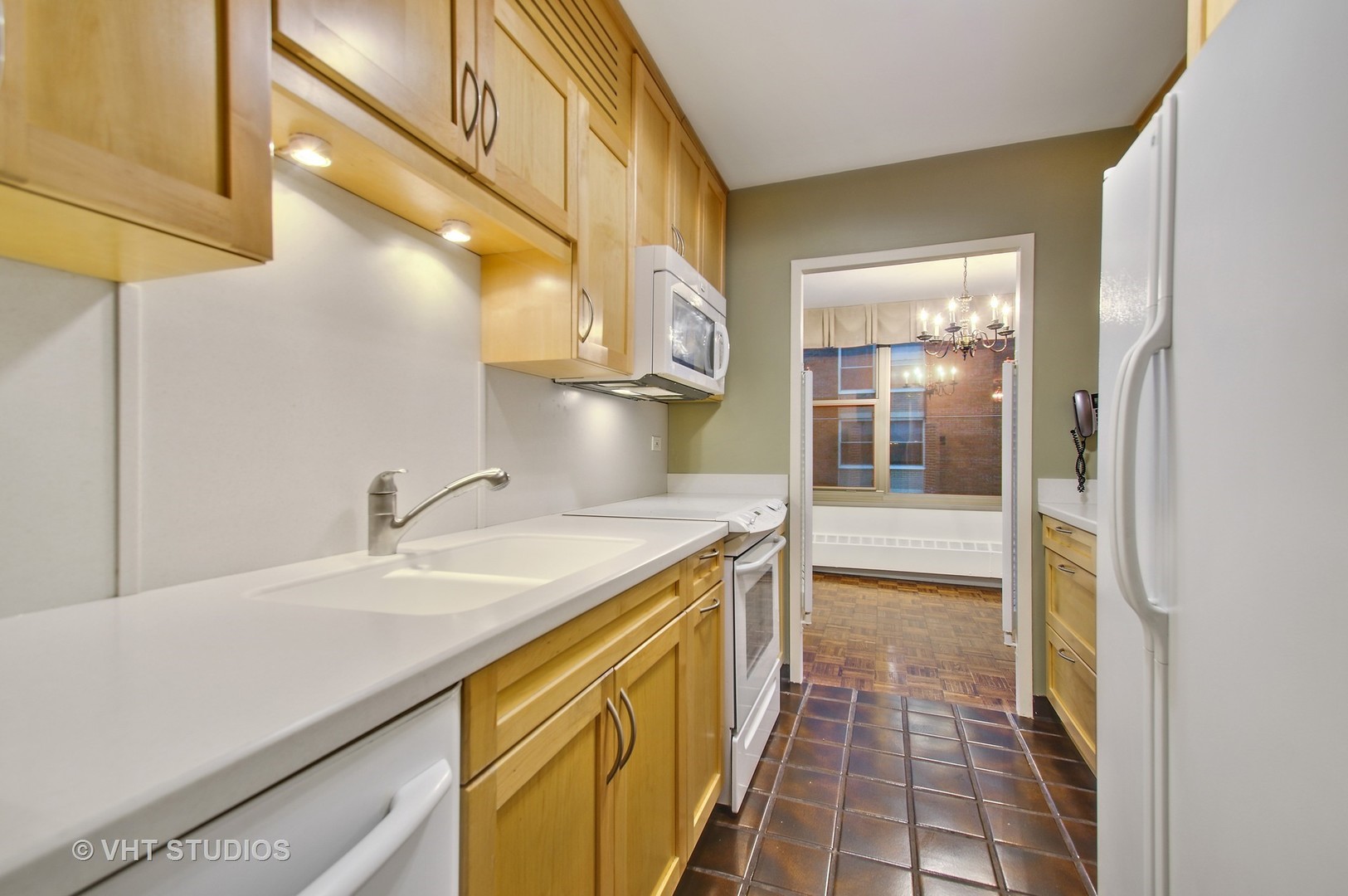 360 West Wellington Avenue, Unit 5E Chicago, IL 60657 - Photo 2 of 11