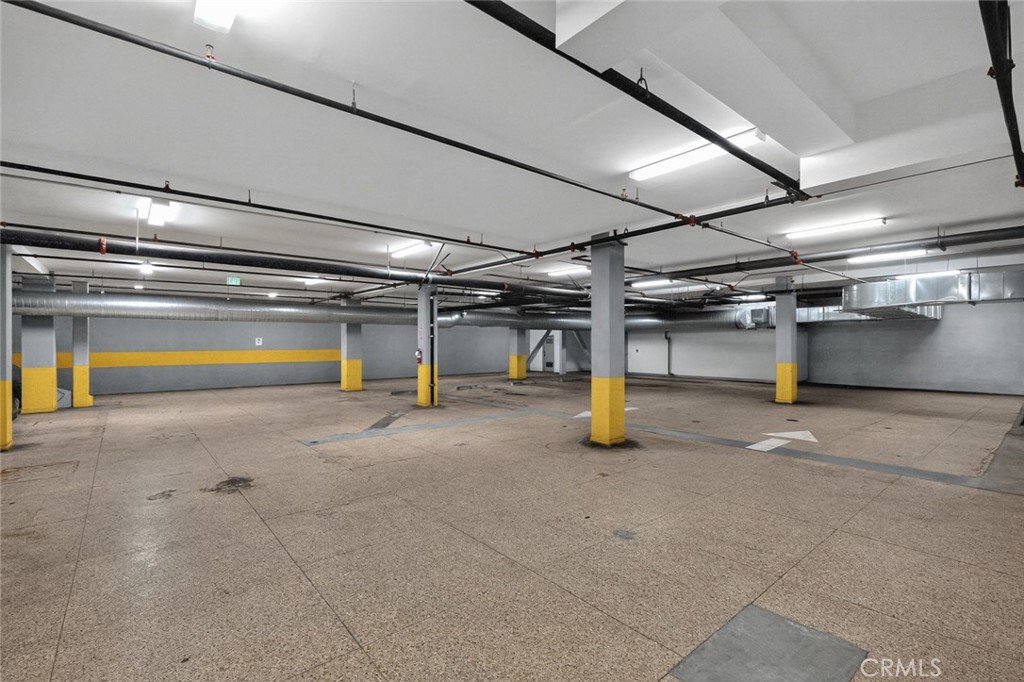 433 Pine Avenue, Unit 102 Long Beach, CA 90802 - Photo 38 of 60 a view of parking garage