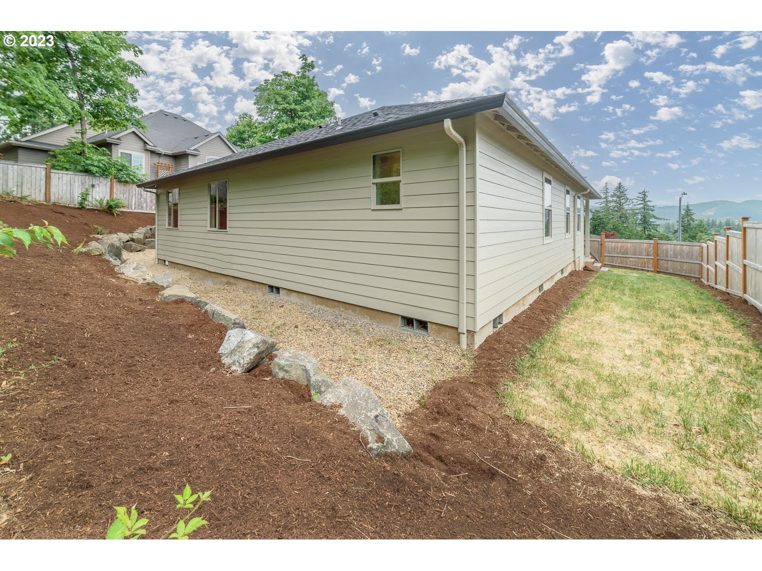 361 Mountaingate Drive Springfield, OR 97478 - Photo 33 of 35 a view of backyard of house