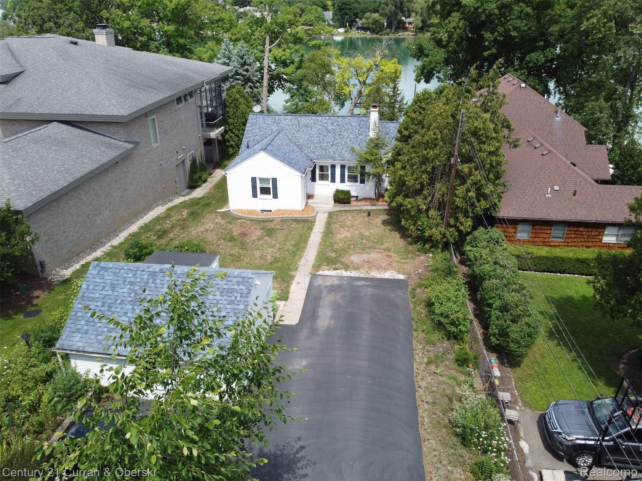 6440 Commerce Road West Bloomfield, MI 48324 - Photo 28 of 29 6440 Commerce Rd (3 of 48).jpg