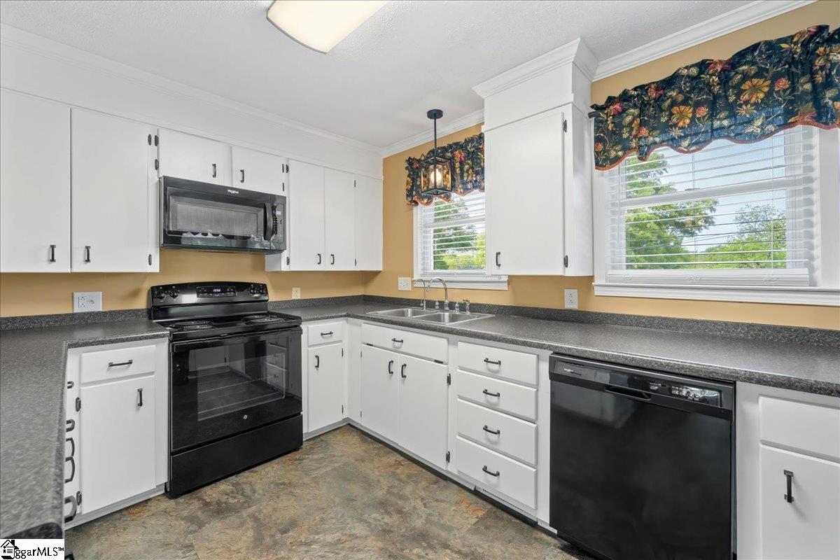 210 Heyward Avenue Honea Path, SC 29654 - Photo 9 of 36