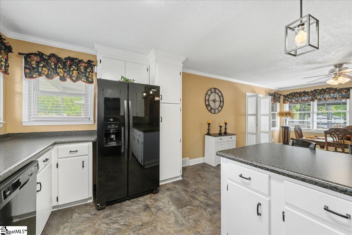 210 Heyward Avenue Honea Path, SC 29654 - Photo 10 of 36