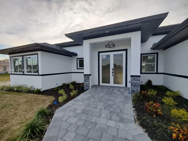 $2,000 | 716 Northwest 37th Avenue, Cape Coral, FL 33993