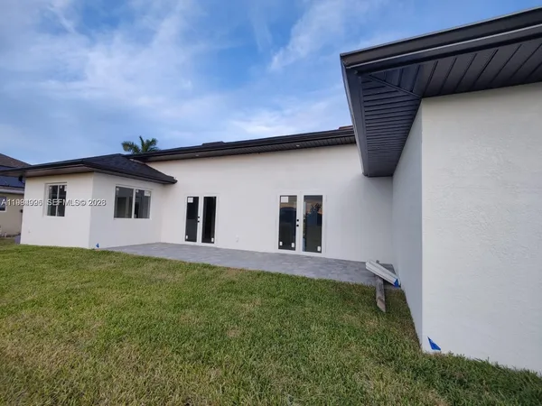 $2,000 | 716 Northwest 37th Avenue, Cape Coral, FL 33993
