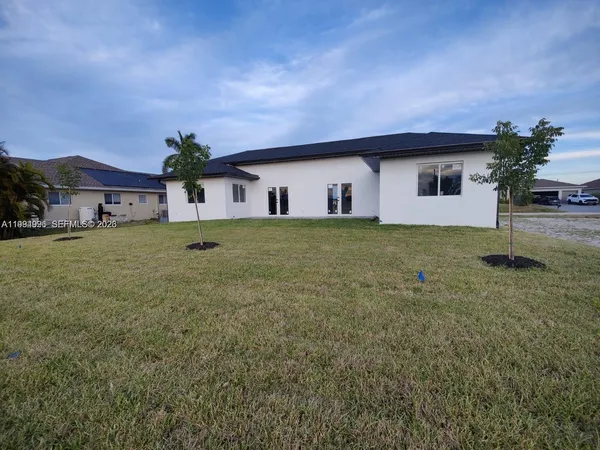 $2,000 | 716 Northwest 37th Avenue, Cape Coral, FL 33993