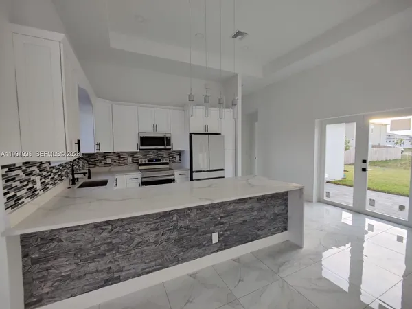 $2,000 | 716 Northwest 37th Avenue, Cape Coral, FL 33993