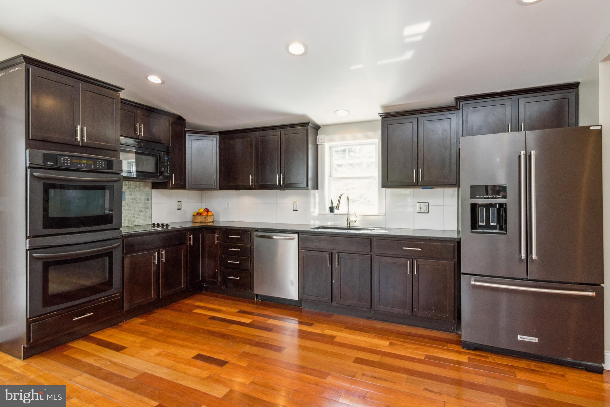 1205 Overbrook Road Baltimore, MD 21239 - Photo 3 of 46