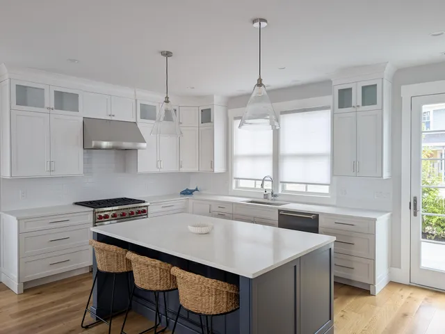 $2,185,000 | 533 Woods Hole Road, Unit D101, Woods Hole, MA 02543