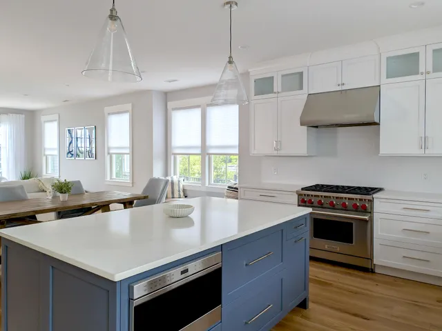 $2,185,000 | 533 Woods Hole Road, Unit D101, Woods Hole, MA 02543