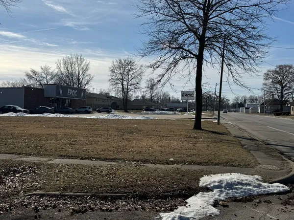 $18,500 | 823 North Elm Street, Centralia, IL 62801