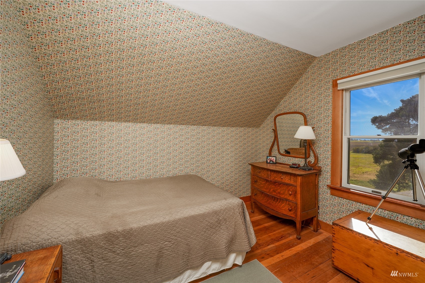 15816 Polson Road Mount Vernon, WA 98273 - Photo 17 of 40 a bedroom with a bed and balcony view