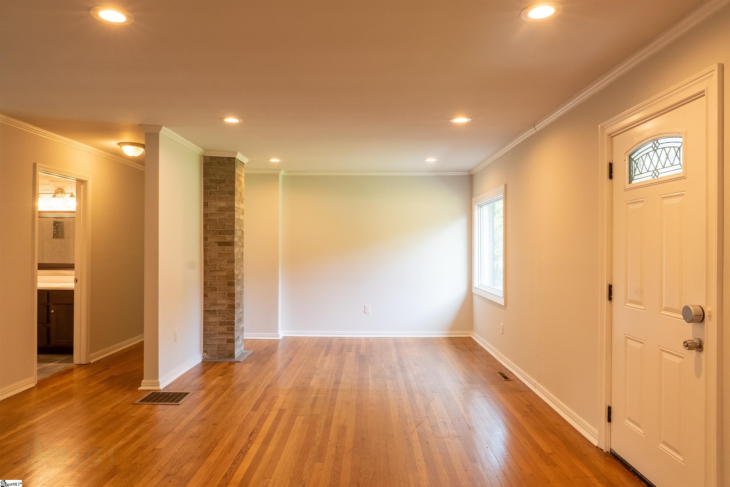 211 Crestfield Road Greenville, SC 29605 - Photo 8 of 35 Gallery Image 8