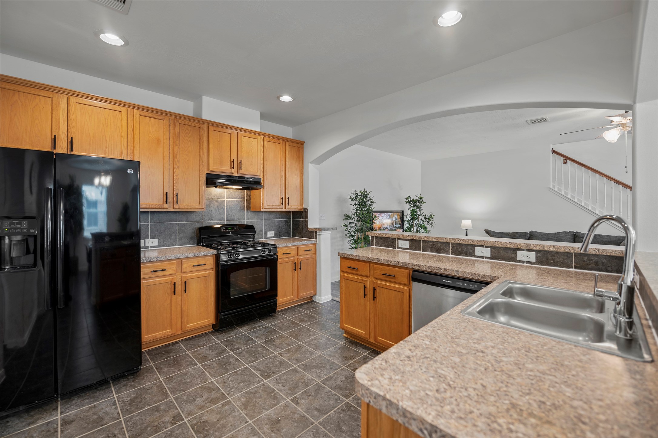 10519 Day Trail Lane Spring, TX 77379 - Photo 15 of 36 Kitchen