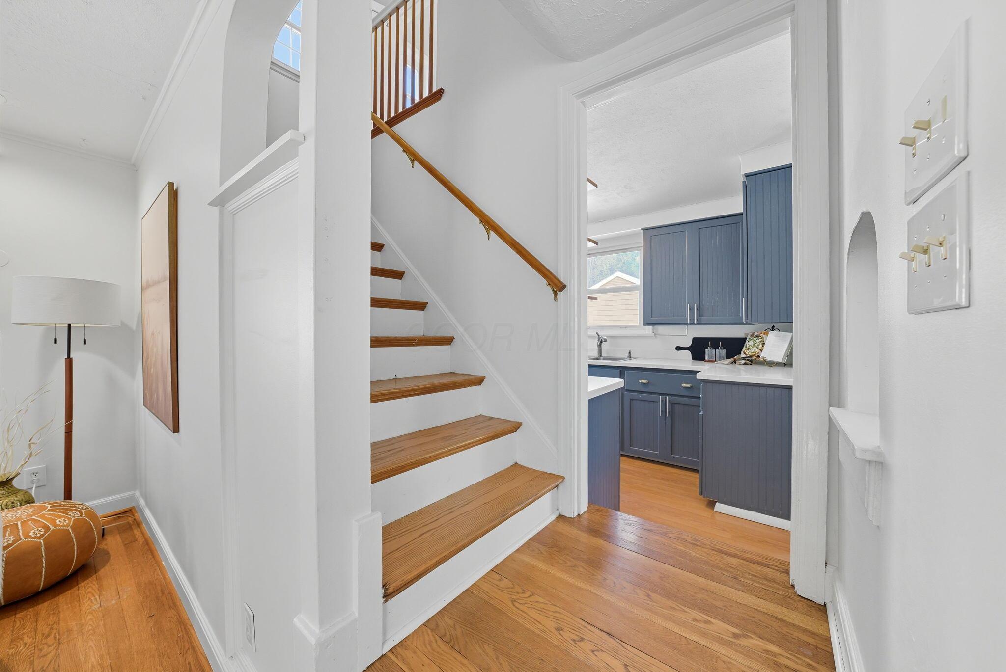 302 Garden Road Columbus, OH 43214 - Photo 14 of 56 Stairs