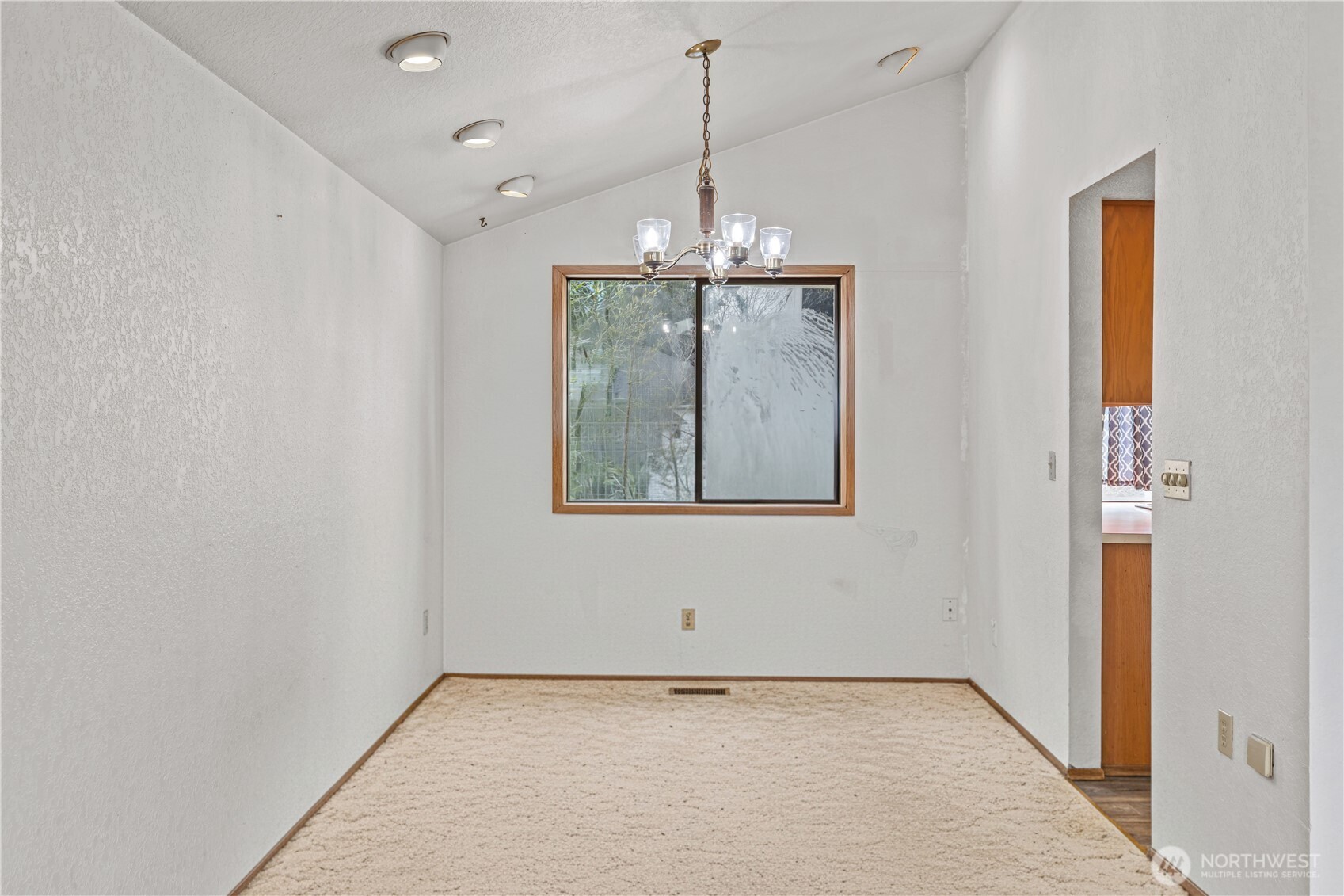 9233 South 239th Street Kent, WA 98031 - Photo 11 of 37