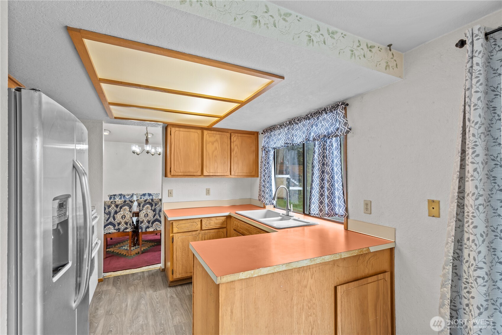 9233 South 239th Street Kent, WA 98031 - Photo 13 of 37