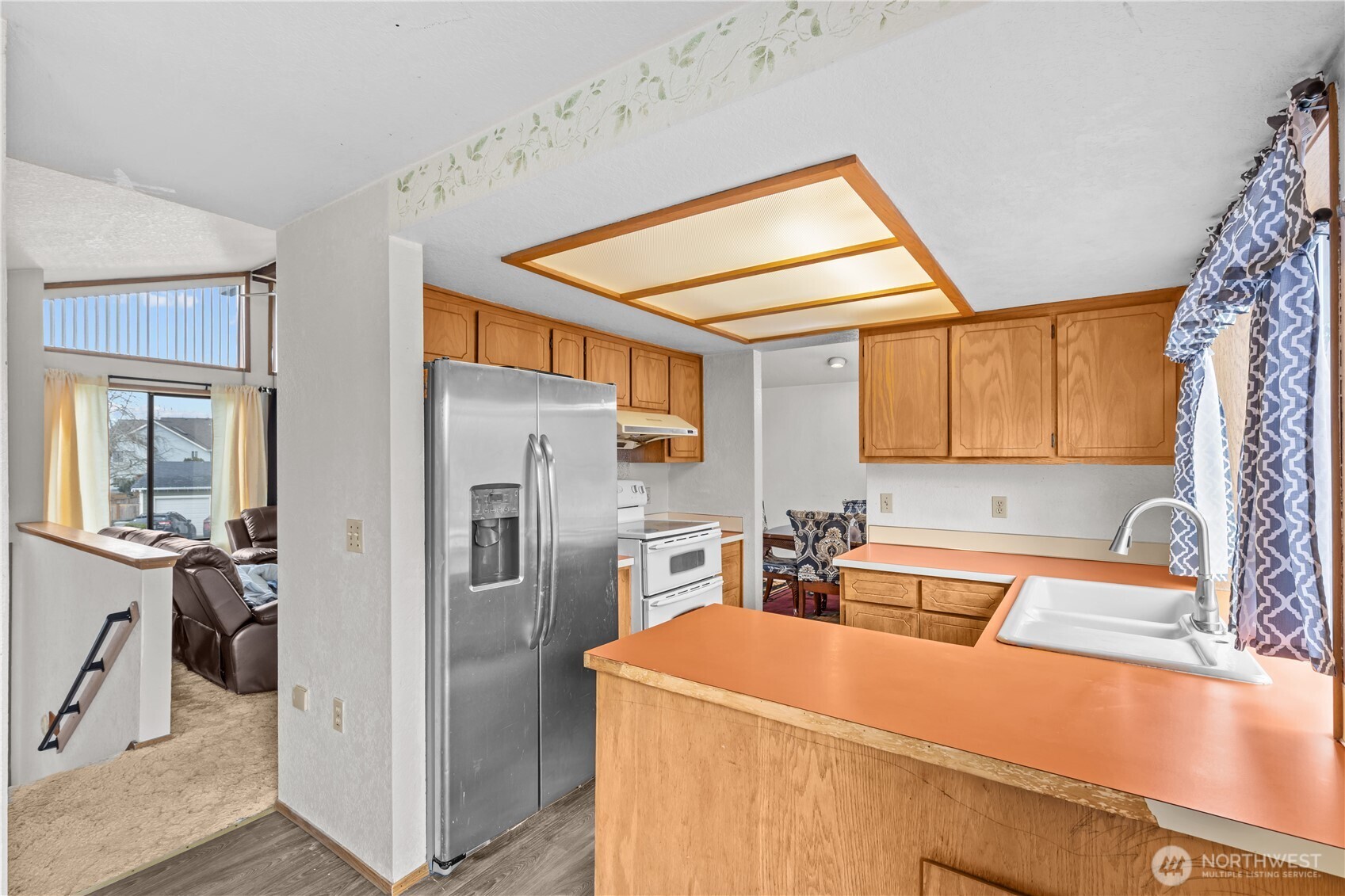 9233 South 239th Street Kent, WA 98031 - Photo 14 of 37