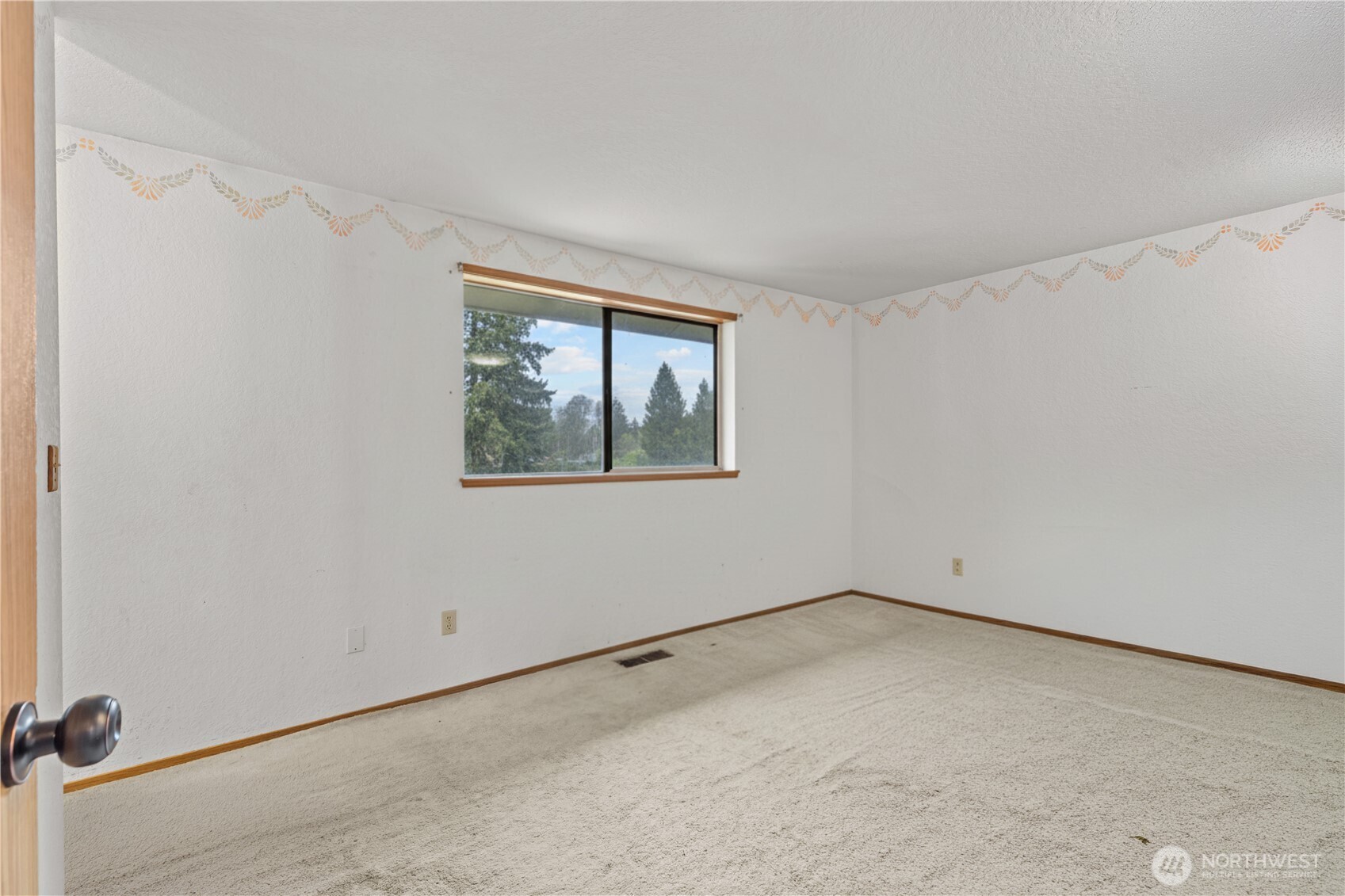 9233 South 239th Street Kent, WA 98031 - Photo 19 of 37