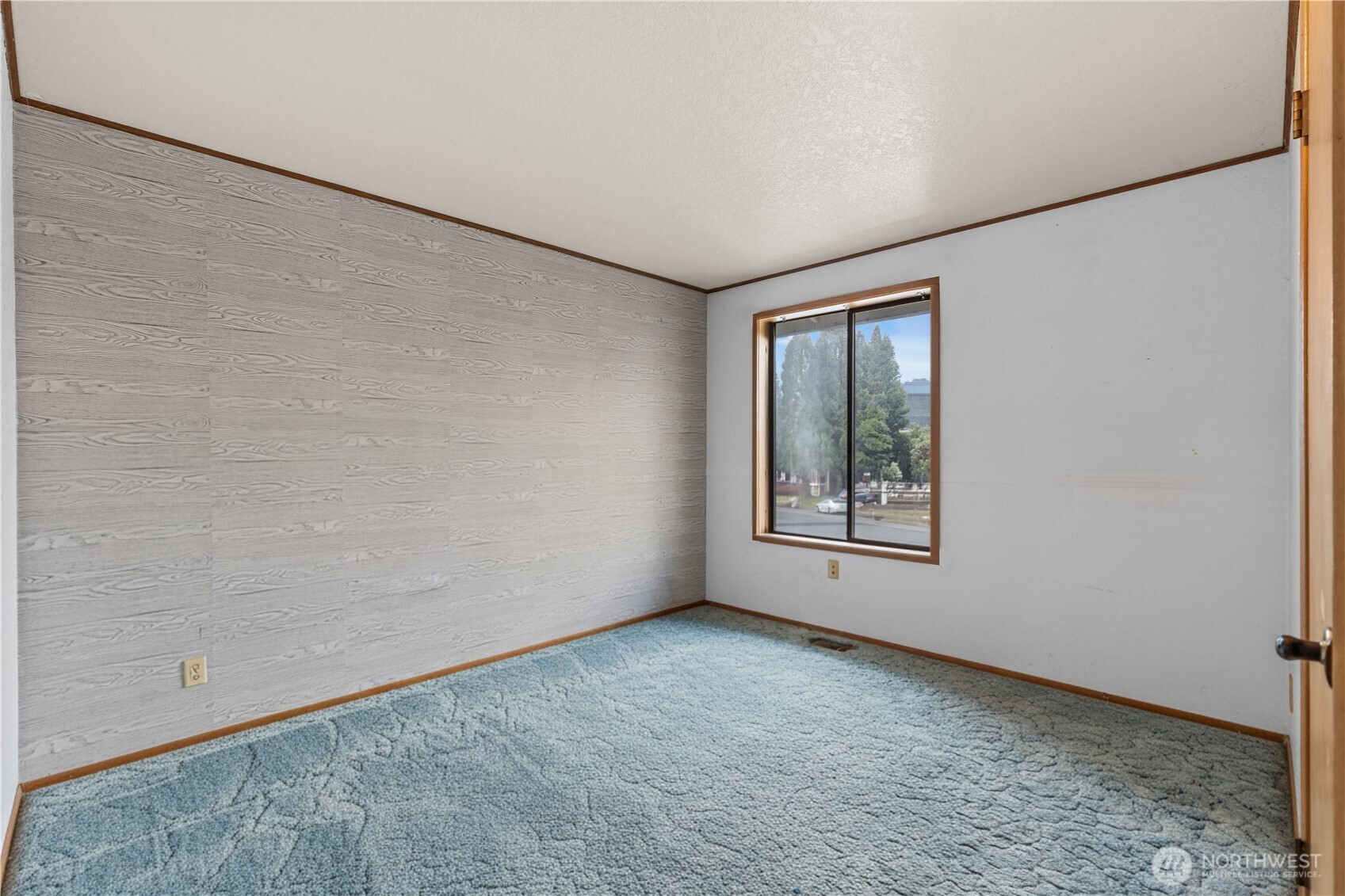 9233 South 239th Street Kent, WA 98031 - Photo 23 of 37