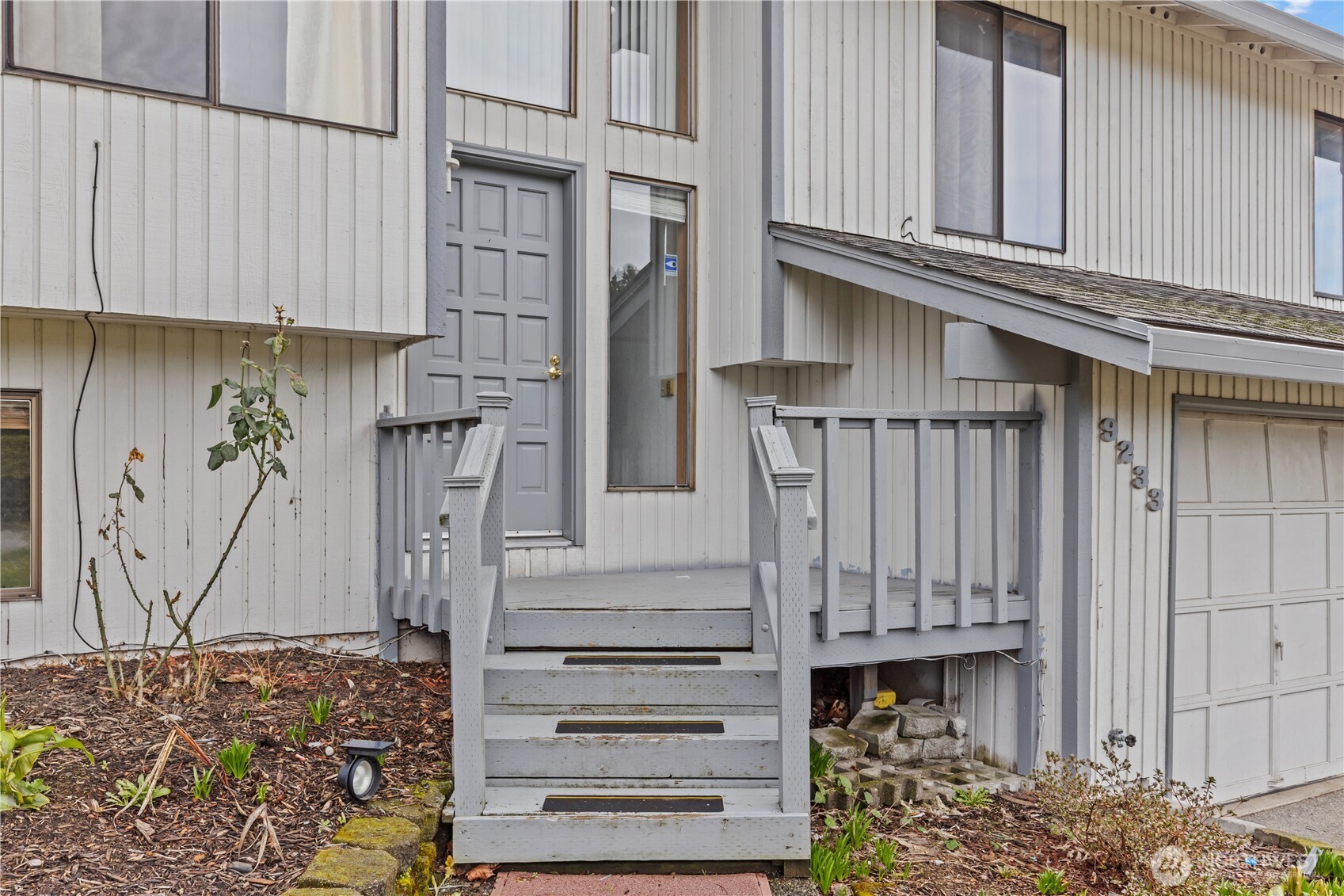 9233 South 239th Street Kent, WA 98031 - Photo 4 of 37