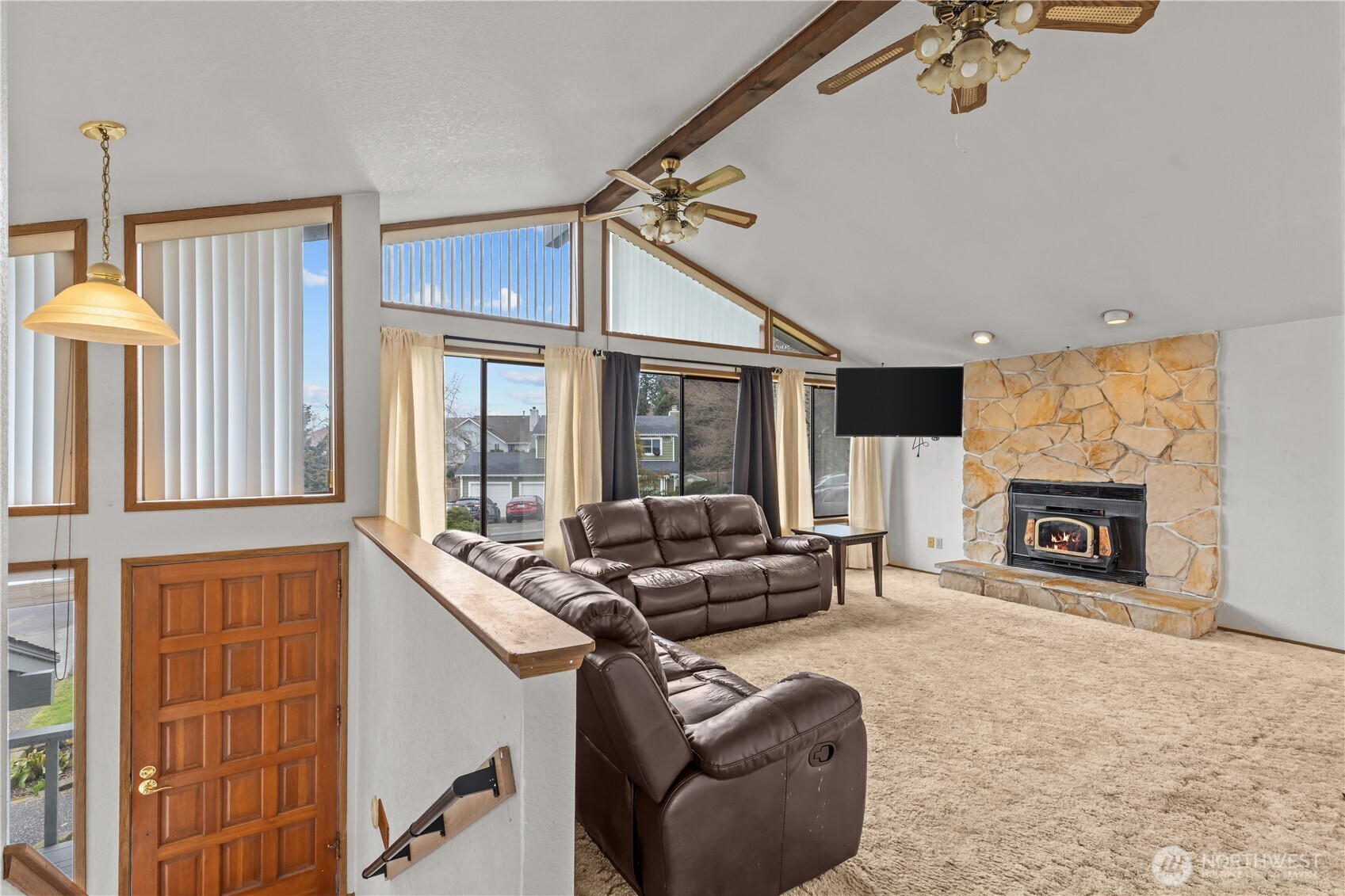 9233 South 239th Street Kent, WA 98031 - Photo 6 of 37