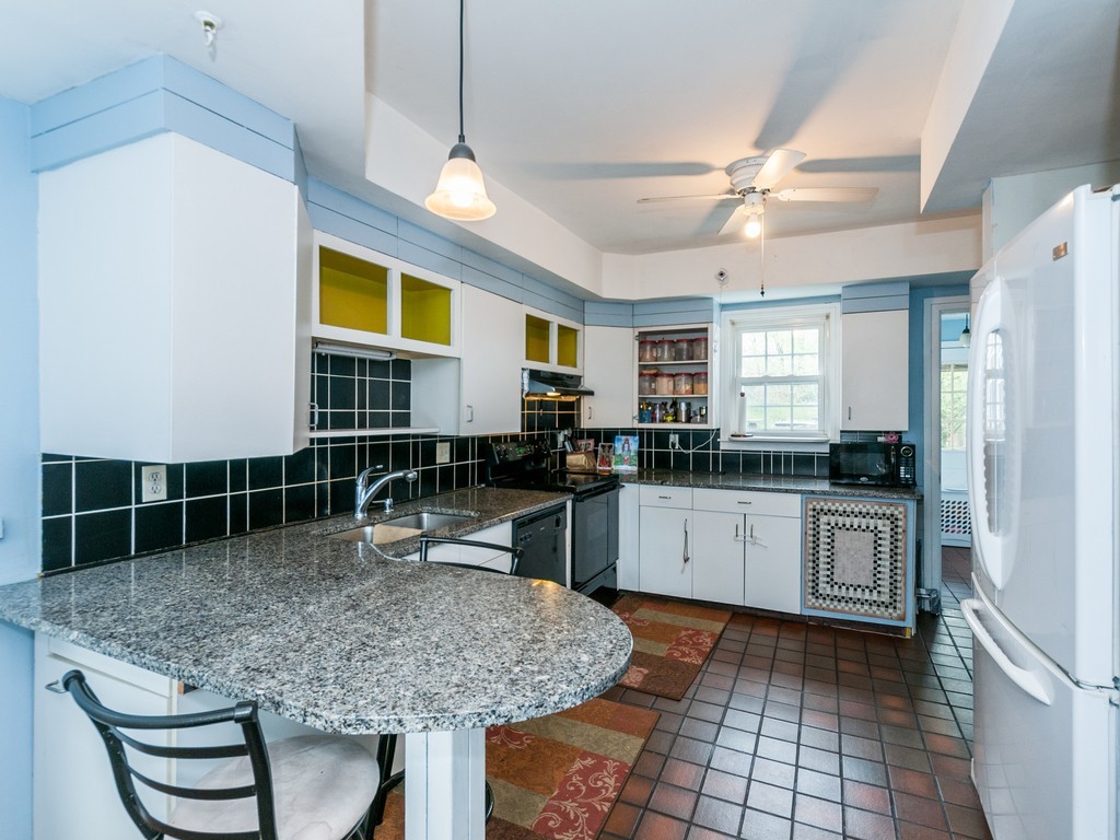 306 Langley Road Newton, MA 02459 - Photo 6 of 16 Gallery Image 6