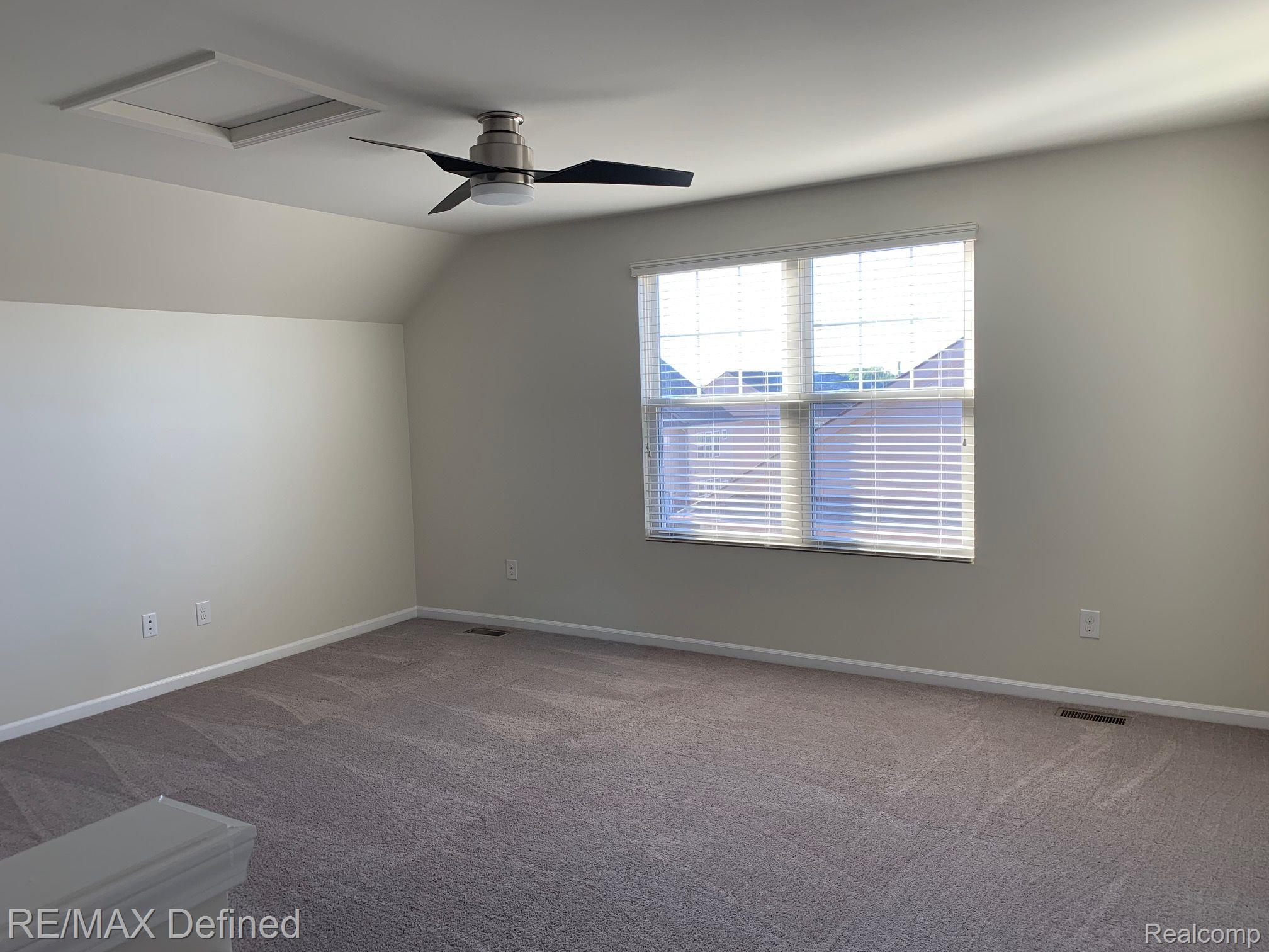 923 Barclay Circle Rochester, MI 48307 - Photo 2 of 18 Gallery Image 2