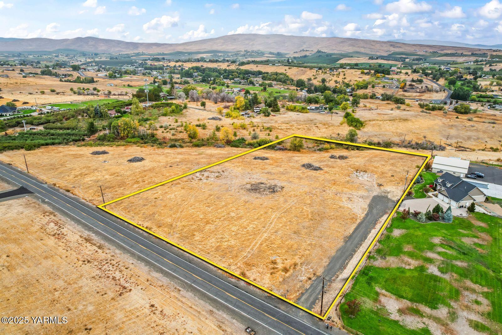 13205 Douglas Road Yakima, WA 98908 - Photo 1 of 12 13205 Douglas Rd002