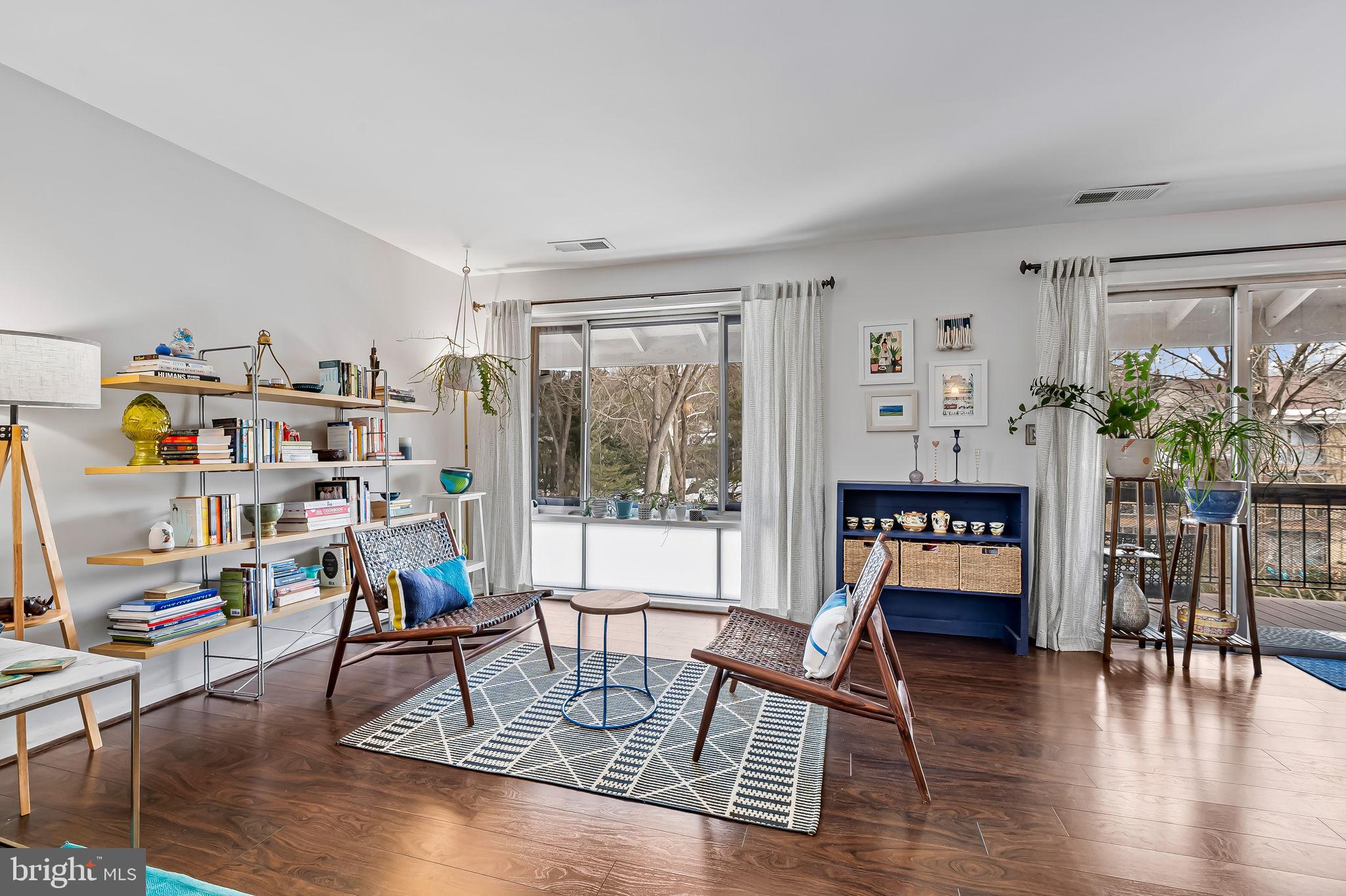 22 Cross Keys Road, Unit 22E Baltimore, MD 21210 - Photo 13 of 35 Living area with a view