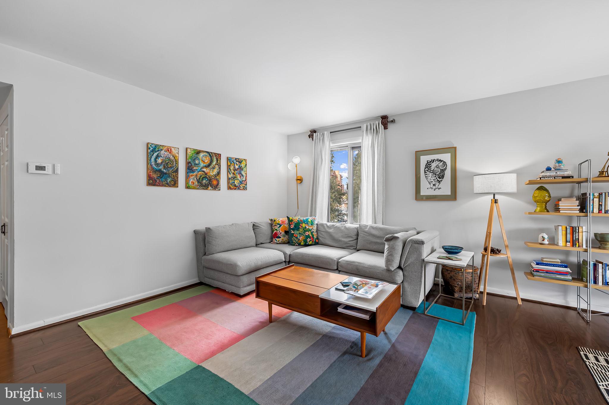 22 Cross Keys Road, Unit 22E Baltimore, MD 21210 - Photo 15 of 35 Living area