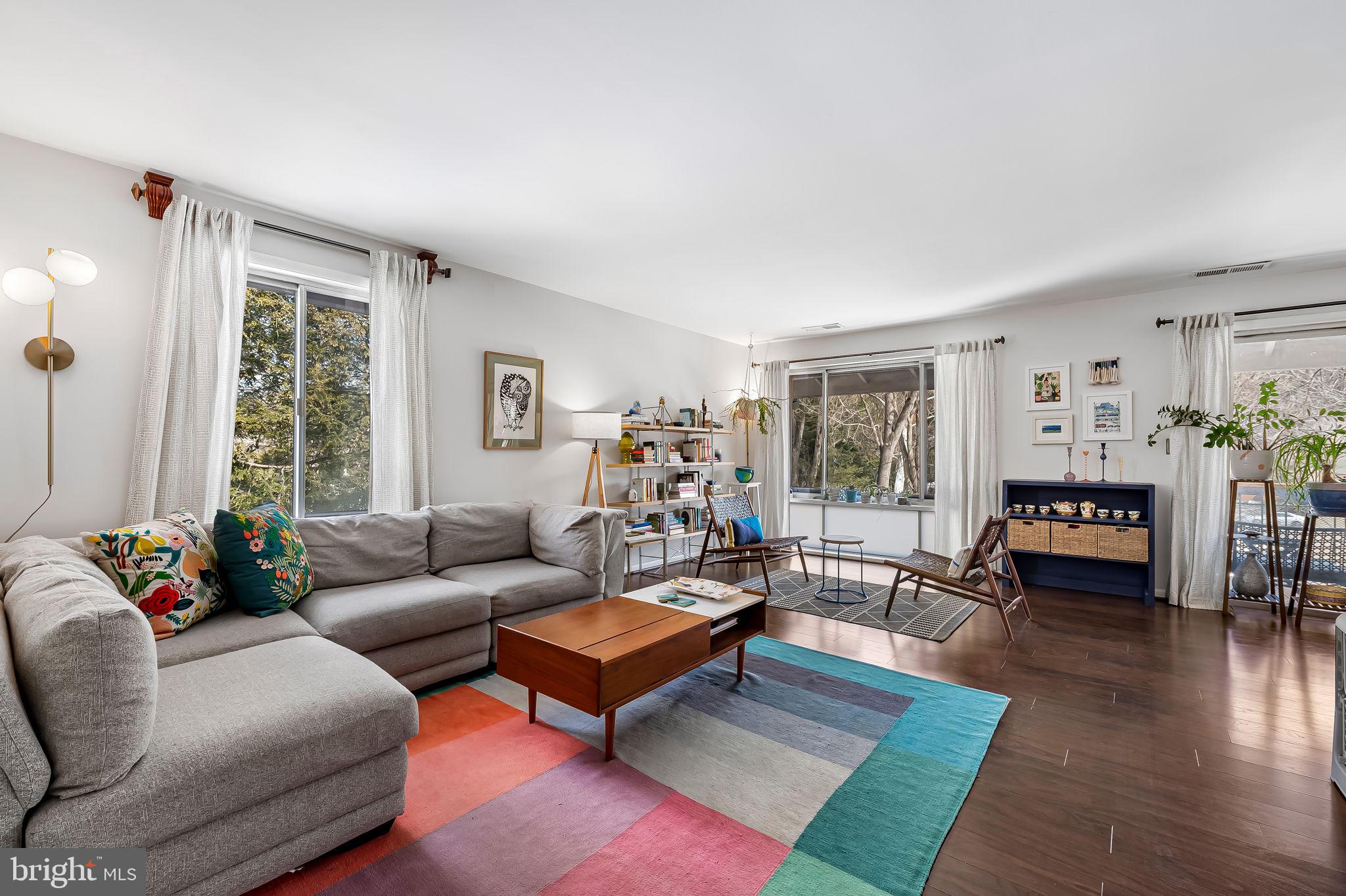 22 Cross Keys Road, Unit 22E Baltimore, MD 21210 - Photo 16 of 35 Entire living area