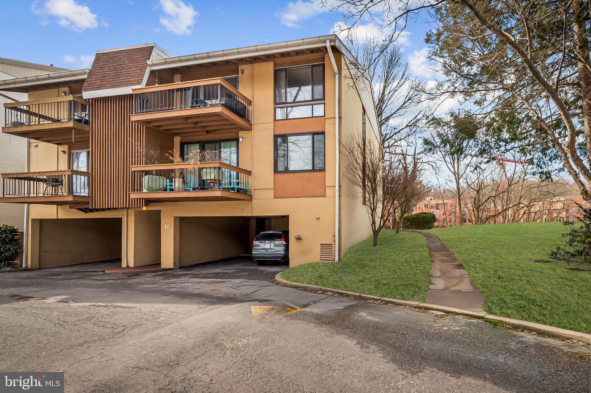 22 Cross Keys Road, Unit 22E Baltimore, MD 21210 - Photo 2 of 35 Top Corner Unit w/covered parking