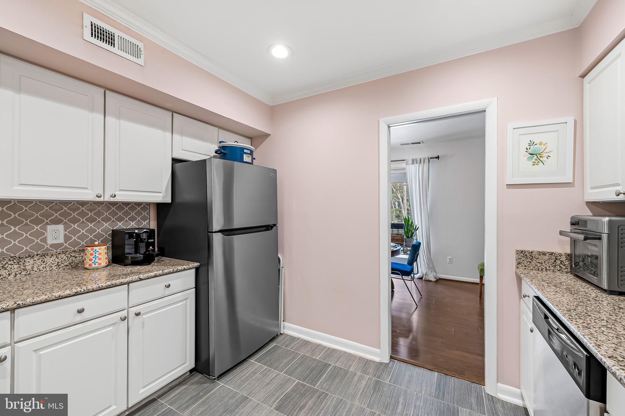 22 Cross Keys Road, Unit 22E Baltimore, MD 21210 - Photo 9 of 35