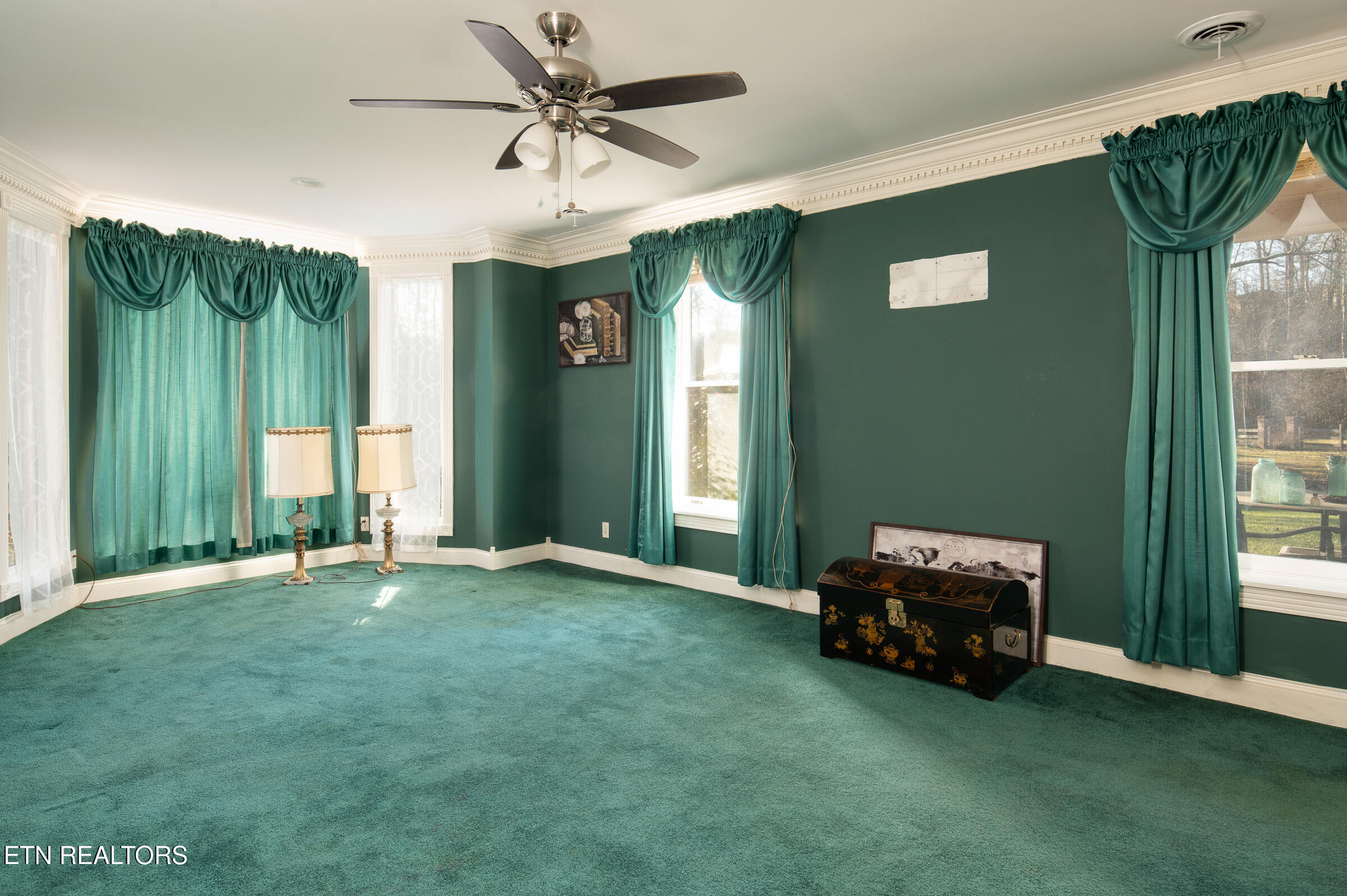 121 Watson Circle Clinton, TN 37716 - Photo 4 of 29 Big living room