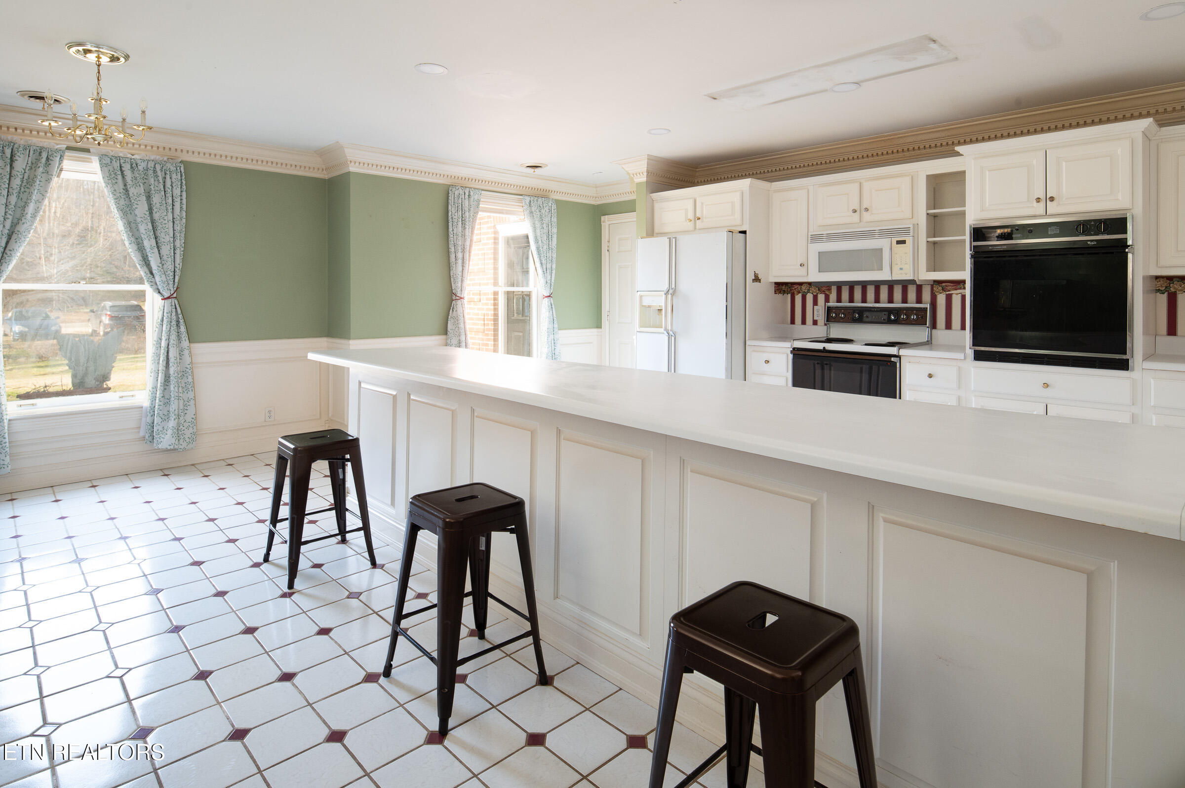 121 Watson Circle Clinton, TN 37716 - Photo 8 of 29 Penninsula