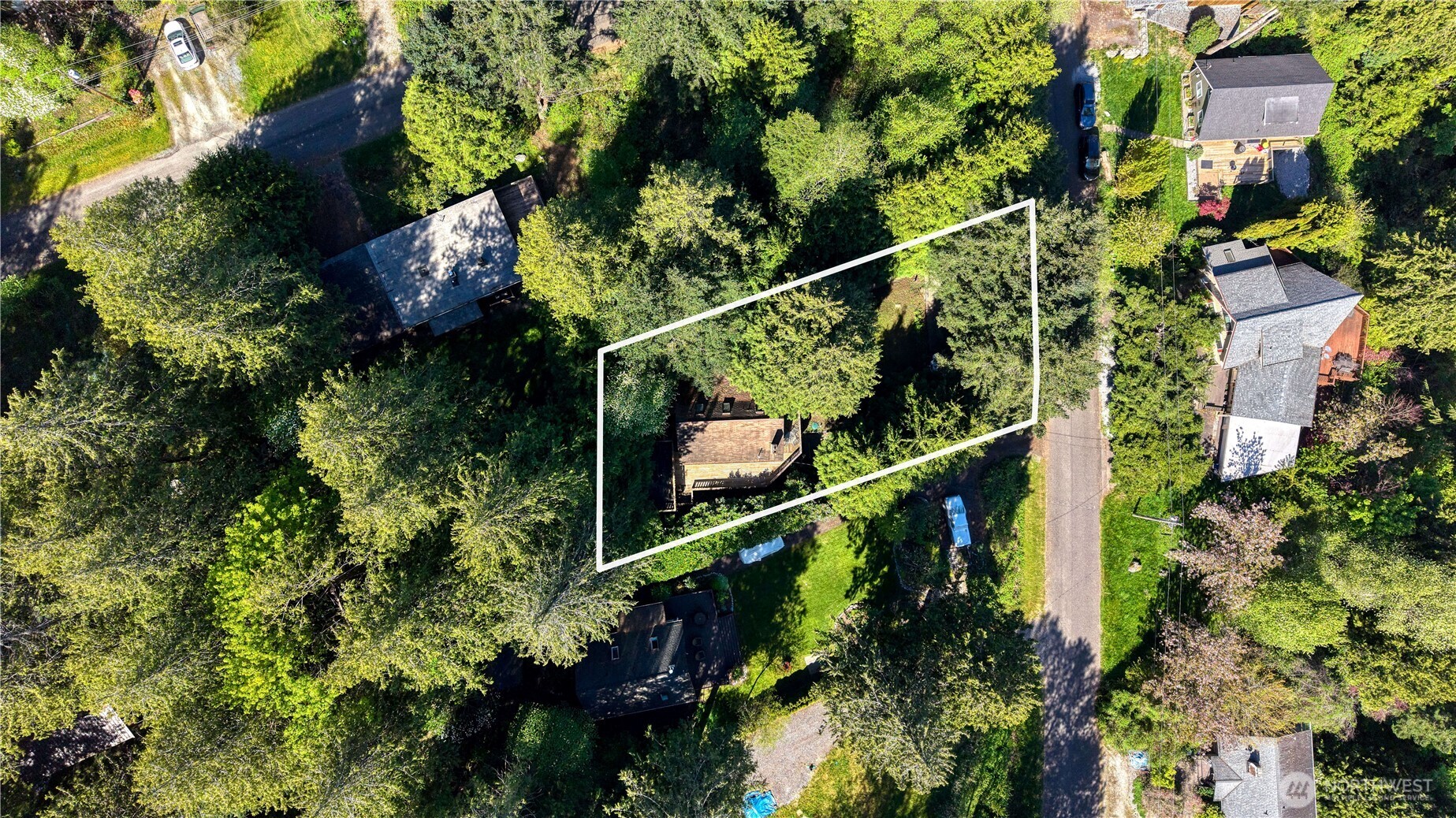1881 Cliff Road Point Roberts, WA 98281 - Photo 4 of 36 Gallery Image 4