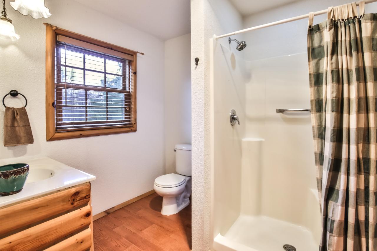 4050 Bay Drive Rhinelander, WI 54501 - Photo 12 of 50 Gallery Image 12