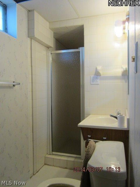2405 Reeves Road Northeast Warren, OH 44483 - Photo 17 of 21 Gallery Image 17
