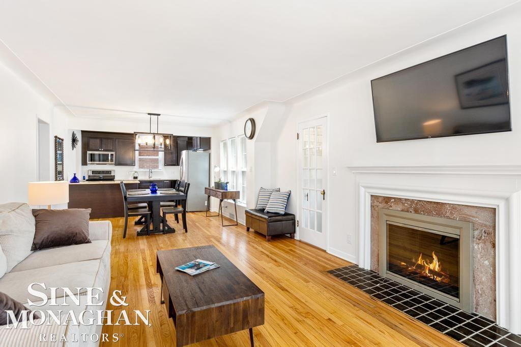 406 Lothrop Road Grosse Pointe, MI 48236 - Photo 5 of 44 50117408-4.JPG