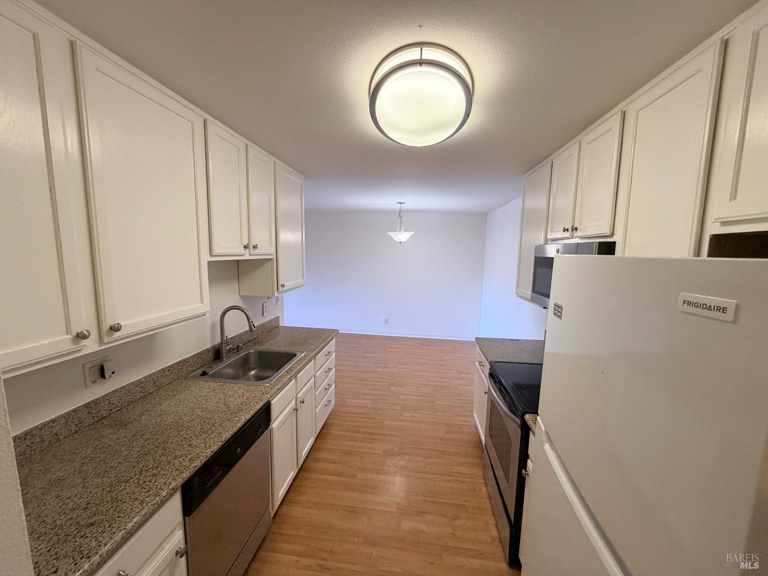 1540 Center Road, Unit 270 Novato, CA 94947 - Photo 21 of 28 Gallery Image 21
